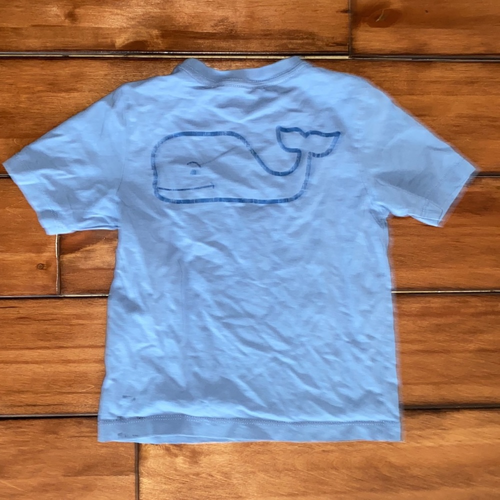 Vineyard vines t shirt